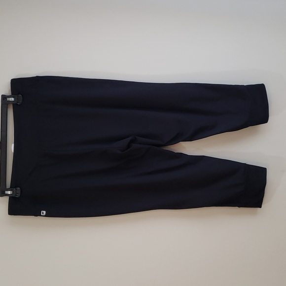 FABLETICS Capri Pants - Picture 2 of 5